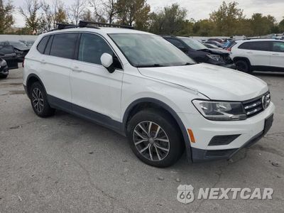 Czwarte zdjęcie samochodu z boku: 2019 VOLKSWAGEN TIGUAN SE VIN:3VV2B7AX1KM039186 - miniatura