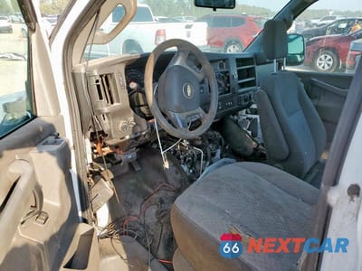 Zdjęcie 8 z 12 samochodu: 2018 CHEVROLET EXPRESS 3500 6.0L V8 VIN:1GCZGHFG6J1168484 - miniatura