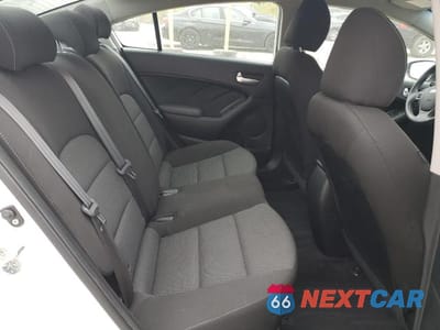 Zdjęcie 10 z 12 samochodu: 2017 KIA FORTE LX VIN:3KPFK4A77HE108612 - miniatura
