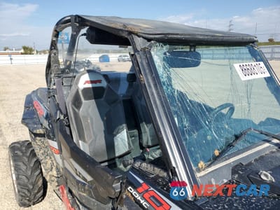 Zdjęcie 9 z 11 samochodu: 2014 POLARIS RZR 1000 XP EPS VIN:4XAST1EA8EB929380 - miniatura