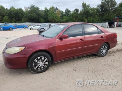 2005 TOYOTA CAMRY LE 4T1BE32K55U064914 - główne zdjęcie licytacji z USA - miniatura