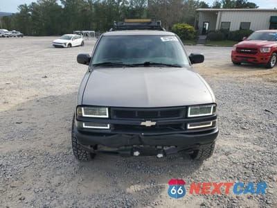 Piąte zdjęcie samochodu w środku: 2004 CHEVROLET BLAZER VIN:1GNDT13X44K159774 - miniatura