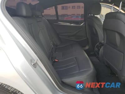 Zdjęcie 10 z 13 samochodu: 2019 BMW 530E VIN:WBAJA9C54KB399156 - miniatura