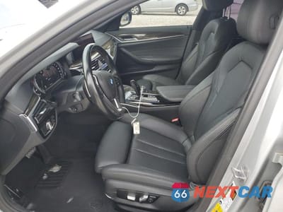 Zdjęcie 7 z 13 samochodu: 2019 BMW 530E VIN:WBAJA9C54KB399156 - miniatura