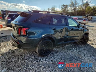 Trzecie zdjęcie samochodu z tyłu: 2022 KIA SORENTO S VIN:5XYRLDLC7NG122917 - miniatura
