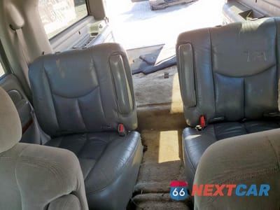 Zdjęcie 10 z 15 samochodu: 2004 GMC YUKON XL DENALI VIN:1GKFK66U44J165636 - miniatura