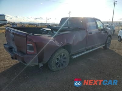 Trzecie zdjęcie samochodu z tyłu: 2024 RAM 3500 LARAMIE VIN:3C63R3JL8RG150192 - miniatura