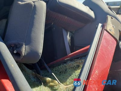Zdjęcie 11 z 13 samochodu: 2000 JEEP WRANGLER / TJ SPORT VIN:1J4FA49S5YP735668 - miniatura
