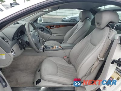 Zdjęcie 7 z 11 samochodu: 2011 MERCEDES-BENZ SL 550 VIN:WDBSK7BA3BF161782 - miniatura