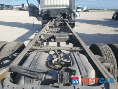 Zdjęcie 10 z 14 samochodu: 2021 ISUZU NPR VIN:54DB4W1D6MS202798 - miniatura