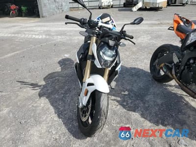 Drugie zdjęcie samochodu z przodu: 2024 BMW S 1000 R VIN:WB10E5305R6J96504 - miniatura