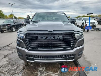 Piąte zdjęcie samochodu w środku: 2025 RAM 1500 LARAMIE VIN:1C6SRFJP9SN653713 - miniatura