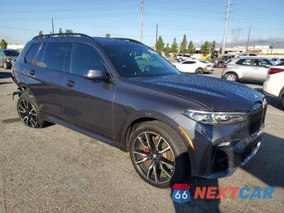Czwarte zdjęcie samochodu z boku: 2019 BMW X7 XDRIVE50I VIN:5UXCX4C56KLS37888 - miniatura