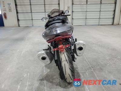 Czwarte zdjęcie samochodu z boku: 2024 SUZUKI GSX1300 RR VIN:JS1EJ11B4R7101176 - miniatura