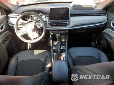 Zdjęcie 8 z 12 samochodu: 2025 JEEP COMPASS LATITUDE VIN:3C4NJDBN8ST524991 - miniatura