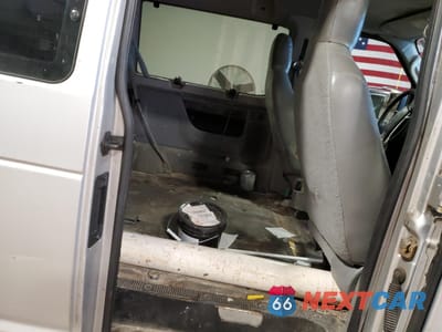Zdjęcie 11 z 13 samochodu: 2010 FORD ECONOLINE E350 SUPER DUTY WAGON VIN:1FBSS3BL5ADA18519 - miniatura
