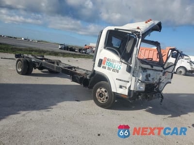 Czwarte zdjęcie samochodu z boku: 2021 ISUZU NPR VIN:54DB4W1D6MS202798 - miniatura