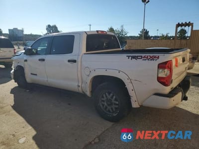 Drugie zdjęcie samochodu z przodu: 2018 TOYOTA TUNDRA CREWMAX SR5 VIN:5TFDW5F16JX764537 - miniatura
