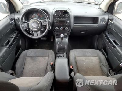 Zdjęcie 8 z 13 samochodu: 2011 JEEP COMPASS VIN:1J4NT1FB1BD195723 - miniatura