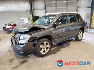 2016 JEEP COMPASS LATITUDE 1C4NJDEB1GD596324 - główne zdjęcie licytacji z USA - miniatura