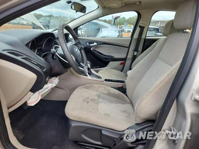 Zdjęcie 7 z 12 samochodu: 2016 FORD FOCUS SE VIN:1FADP3F2XGL210885 - miniatura