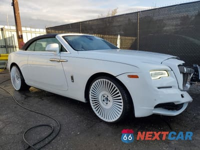 Czwarte zdjęcie samochodu z boku: 2017 ROLLS-ROYCE DAWN VIN:SCA666D55HU102746 - miniatura