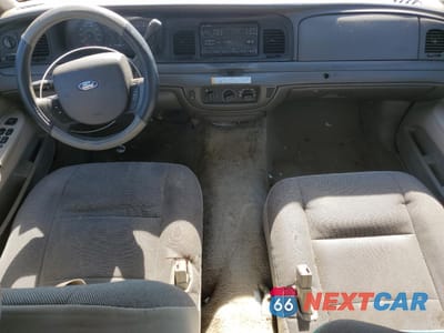 Zdjęcie 8 z 12 samochodu: 2006 FORD CROWN VICTORIA POLICE INTERCEPTOR VIN:2FAFP71W46X109644 - miniatura