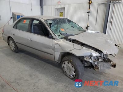 Czwarte zdjęcie samochodu z boku: 2012 HONDA ACCORD VIN:JHMCG5649XC031884 - miniatura