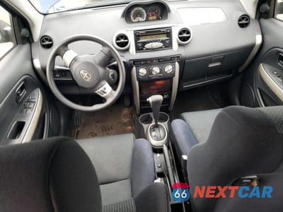 Zdjęcie 8 z 11 samochodu: 2006 TOYOTA SCION XA VIN:JTKKT624360139902 - miniatura