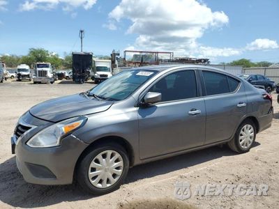 2018 NISSAN VERSA S 3N1CN7AP6JL832484 - główne zdjęcie licytacji z USA - miniatura