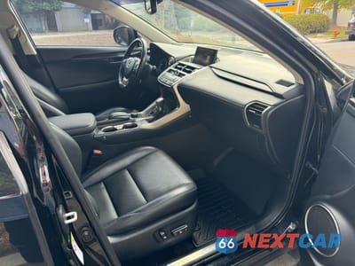 Piąte zdjęcie samochodu w środku: 2015 LEXUS NX 200T VIN:JTJYARBZ3F2005641 - miniatura