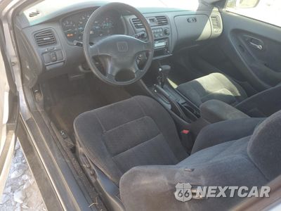 Zdjęcie 8 z 14 samochodu: 2000 HONDA ACCORD LX VIN:1HGCG2241YA008863 - miniatura