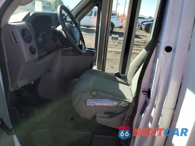 Zdjęcie 7 z 13 samochodu: 2016 FORD ECONOLINE E450 SUPER DUTY CUTAWAY VAN VIN:1FDFE4FS4GDC05699 - miniatura