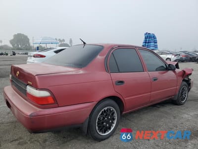Trzecie zdjęcie samochodu z tyłu: 1997 TOYOTA COROLLA BASE VIN:1NXBA02EXVZ647838 - miniatura