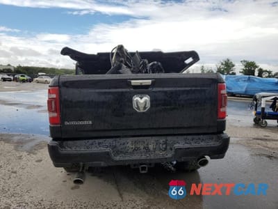 Zdjęcie 6 z 11 samochodu: 2021 RAM 1500 LARAMIE VIN:1C6RREJT1MN610394 - miniatura