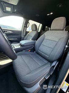 Piąte zdjęcie samochodu w środku: 2024 CHEVROLET TRAVERSE LS VIN:1GNEREKSXRJ243210 - miniatura
