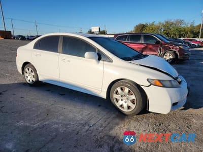 Czwarte zdjęcie samochodu z boku: 2010 HONDA CIVIC LX VIN:19XFA1F5XAE058626 - miniatura