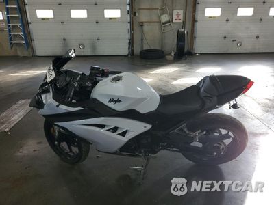 Trzecie zdjęcie samochodu z tyłu: 2013 KAWASAKI EX300 A VIN:JKAEX8A16DDA01012 - miniatura