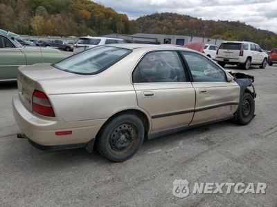 Trzecie zdjęcie samochodu z tyłu: 1995 HONDA ACCORD LX VIN:1HGCD5535SA102488 - miniatura
