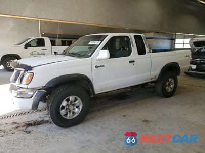 1999 NISSAN FRONTIER KING CAB XE 1N6ED26Y4XC345475 - główne zdjęcie licytacji z USA - miniatura