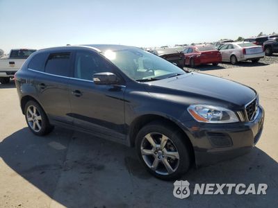 Czwarte zdjęcie samochodu z boku: 2013 VOLVO XC60 3.2 VIN:YV4940DLXD2373733 - miniatura