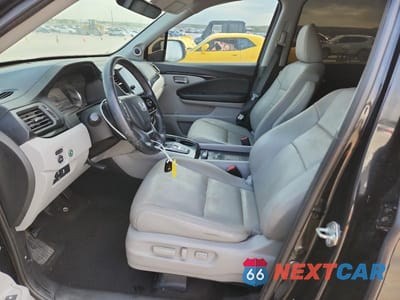 Zdjęcie 7 z 14 samochodu: 2019 HONDA PILOT TOURING AWD 8-PASS VIN:5FNYF6H96KB019549 - miniatura