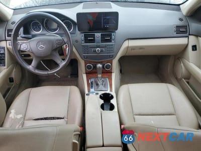 Zdjęcie 8 z 11 samochodu: 2011 MERCEDES-BENZ C 300 4MATIC VIN:WDDGF8BB2BR140873 - miniatura