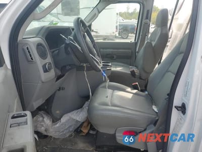 Zdjęcie 7 z 14 samochodu: 2022 FORD E350 BOX TRUCK VIN:1FDWE3FK4NDC24115 - miniatura