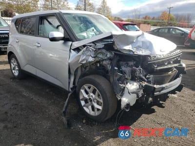 Czwarte zdjęcie samochodu z boku: 2021 KIA SOUL LX VIN:KNDJ23AU4M7751830 - miniatura