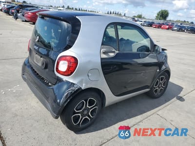 Trzecie zdjęcie samochodu z tyłu: 2016 SMART FORTWO VIN:WMEFJ5DA3GK073788 - miniatura
