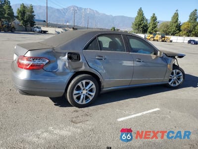 Trzecie zdjęcie samochodu z tyłu: 2010 MERCEDES-BENZ E 350 VIN:WDDHF5GBXAA205008 - miniatura