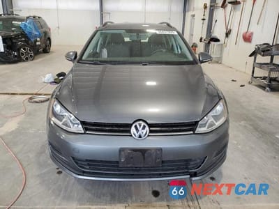 Piąte zdjęcie samochodu w środku: 2017 VOLKSWAGEN GOLF SPORTWAGEN S VIN:3VWC17AU0HM507152 - miniatura