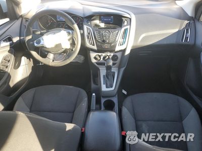Zdjęcie 8 z 13 samochodu: 2014 FORD FOCUS SE VIN:1FADP3F29EL358703 - miniatura
