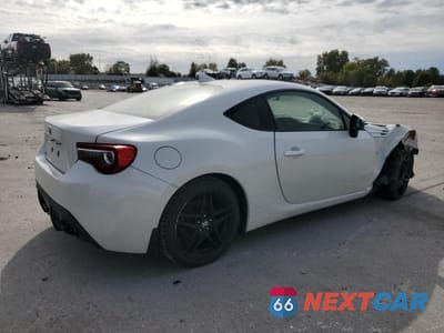 Trzecie zdjęcie samochodu z tyłu: 2017 TOYOTA 86 BASE VIN:JF1ZNAA19H9700148 - miniatura